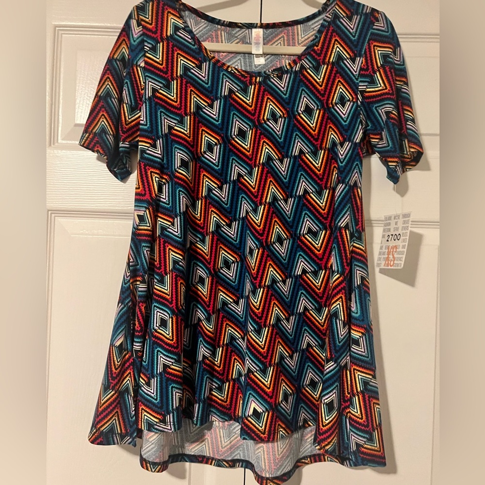 LULAROE XS PERFECT TEE, NWT